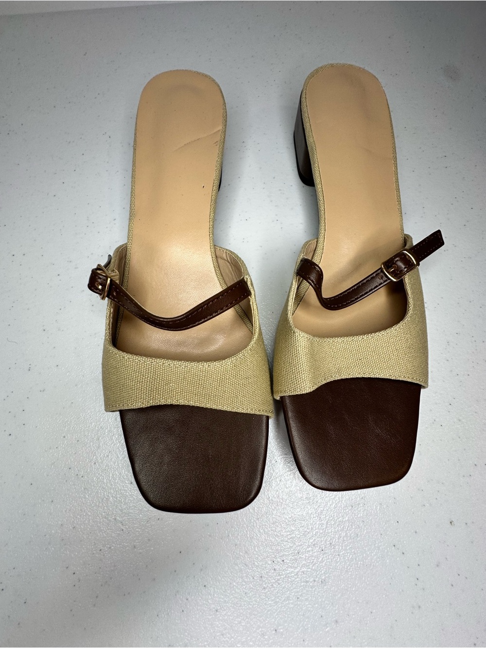 Source Unknown Beige and Brown Block Heel Slide Mules
